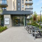 Apartment_building_entrance_with…_202606200924.jpeg