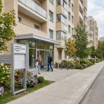 Квартиры в кирпичных новостройках Перми Apartment_building_entrance_with…_202606200924_10.jpeg
